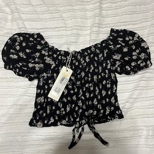 Floral puff sleeve top, tags on!